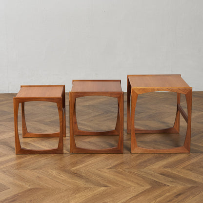 Quadrille ヴィンテージ ネストテーブル