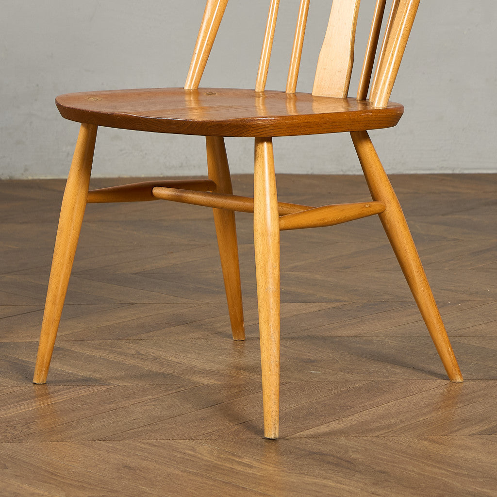 スワンバックチェア