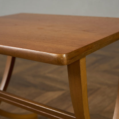 ネストテーブル