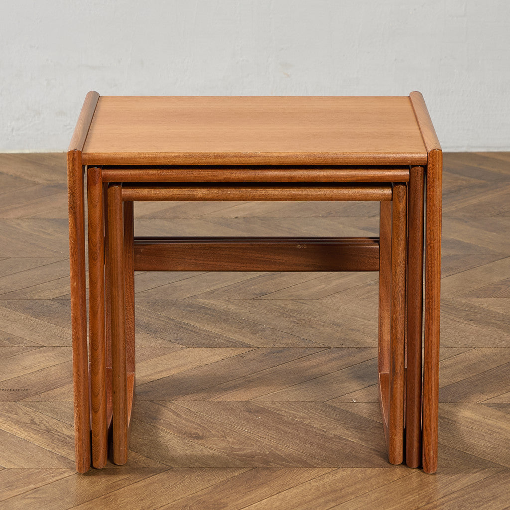 Quadrille ヴィンテージ ネストテーブル