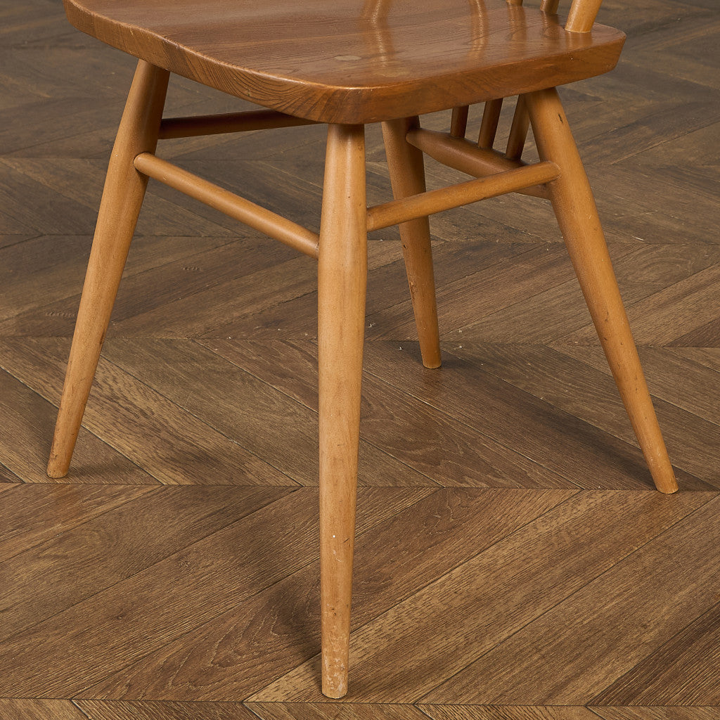 スティックバックチェア