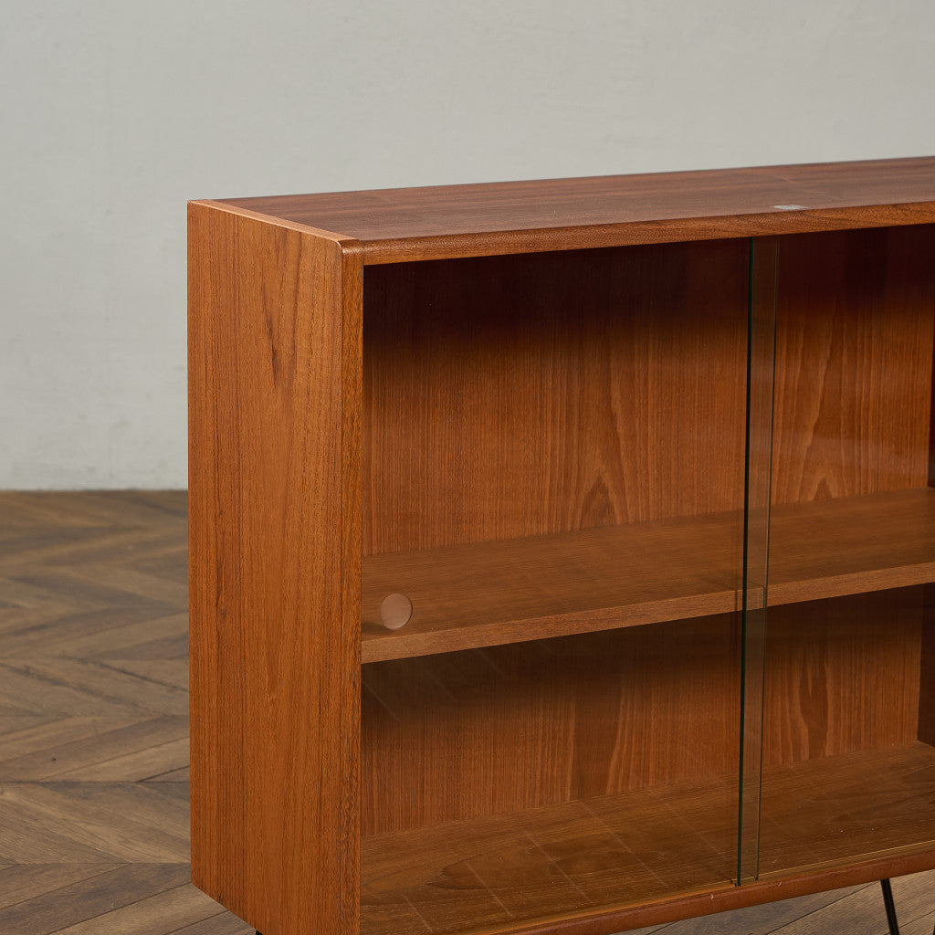 ヴィンテージ ガラス ブックケース カスタム アイアンヘアピンレッグ