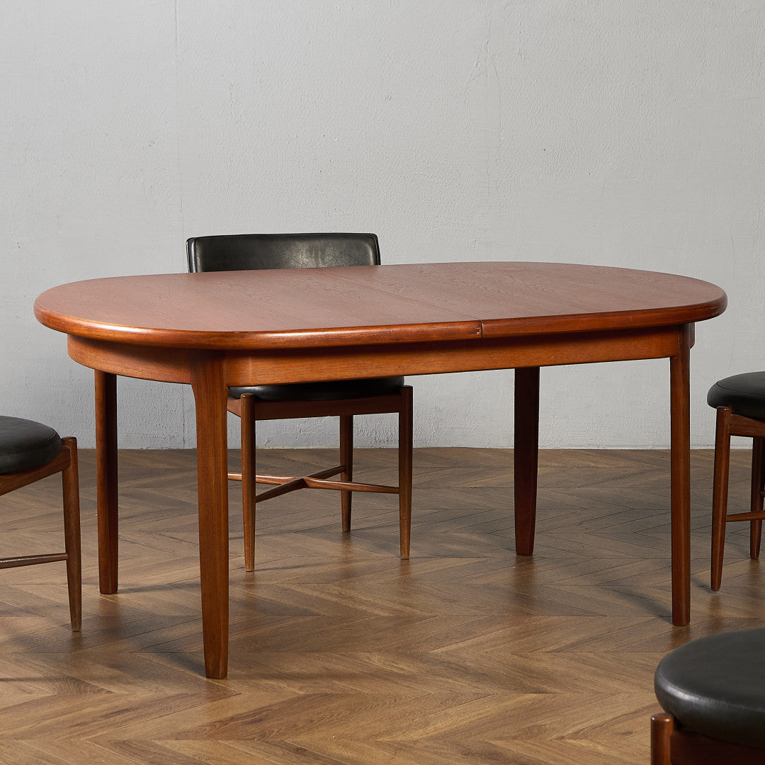 英国 ヴィンテージ オーバル ロング ダイニングテーブル