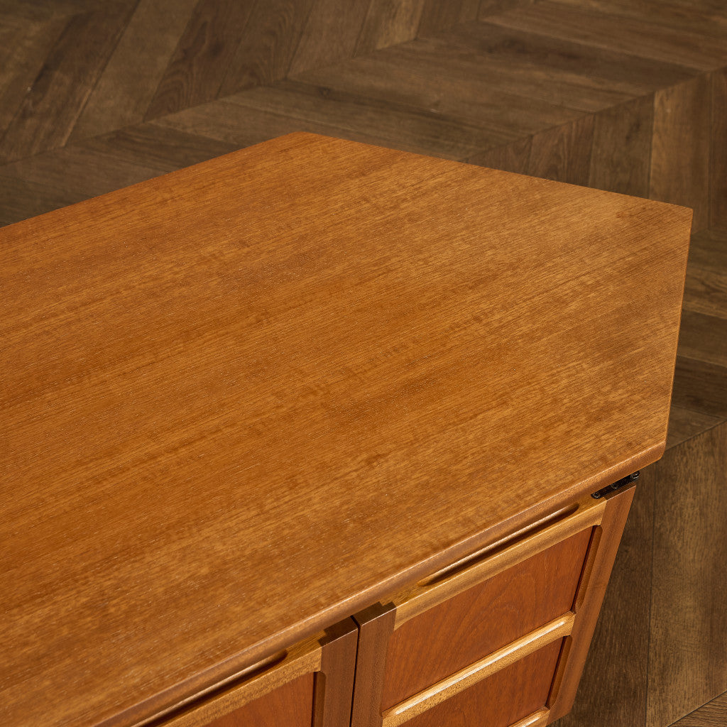 ヴィンテージ コーナー AVボード