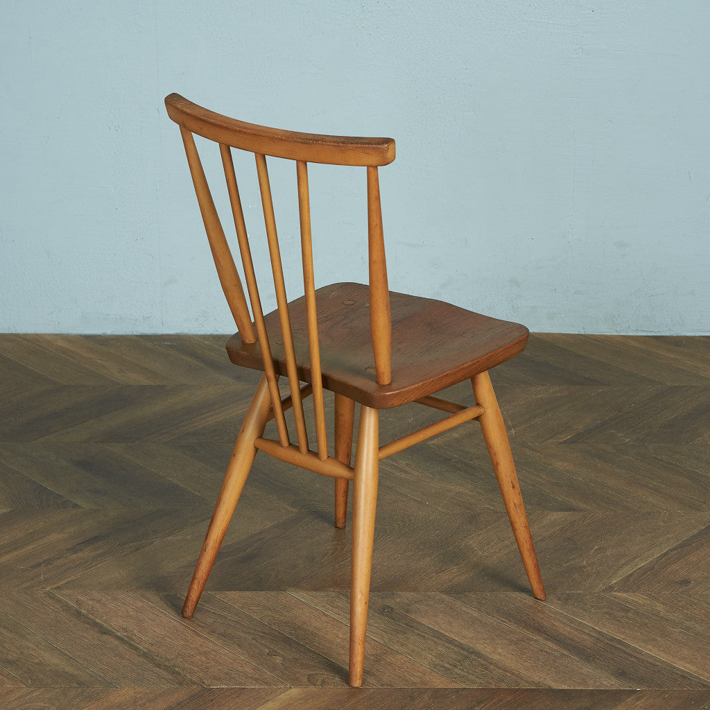 スティックバックチェア