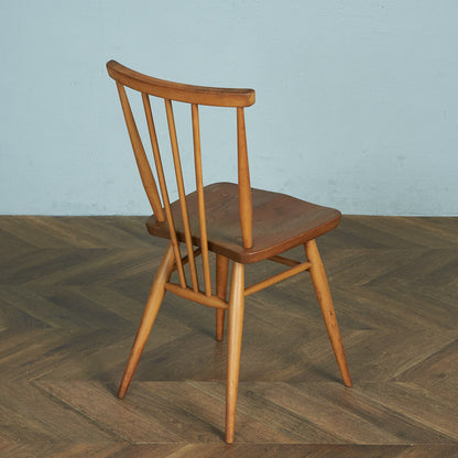 スティックバックチェア