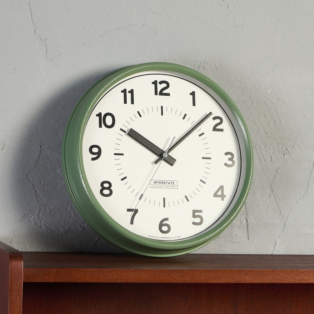 TRAFFIC SERIES CLOCK / INTERSTATE