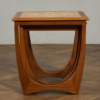 Astro ヴィンテージ タイルトップ ネストテーブル (3552D)