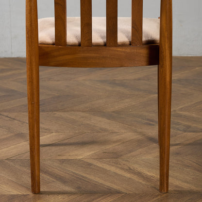 スラットバックチェア