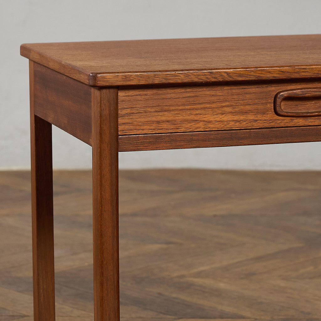 英国 ヴィンテージ ナイトスタンド サイドテーブル