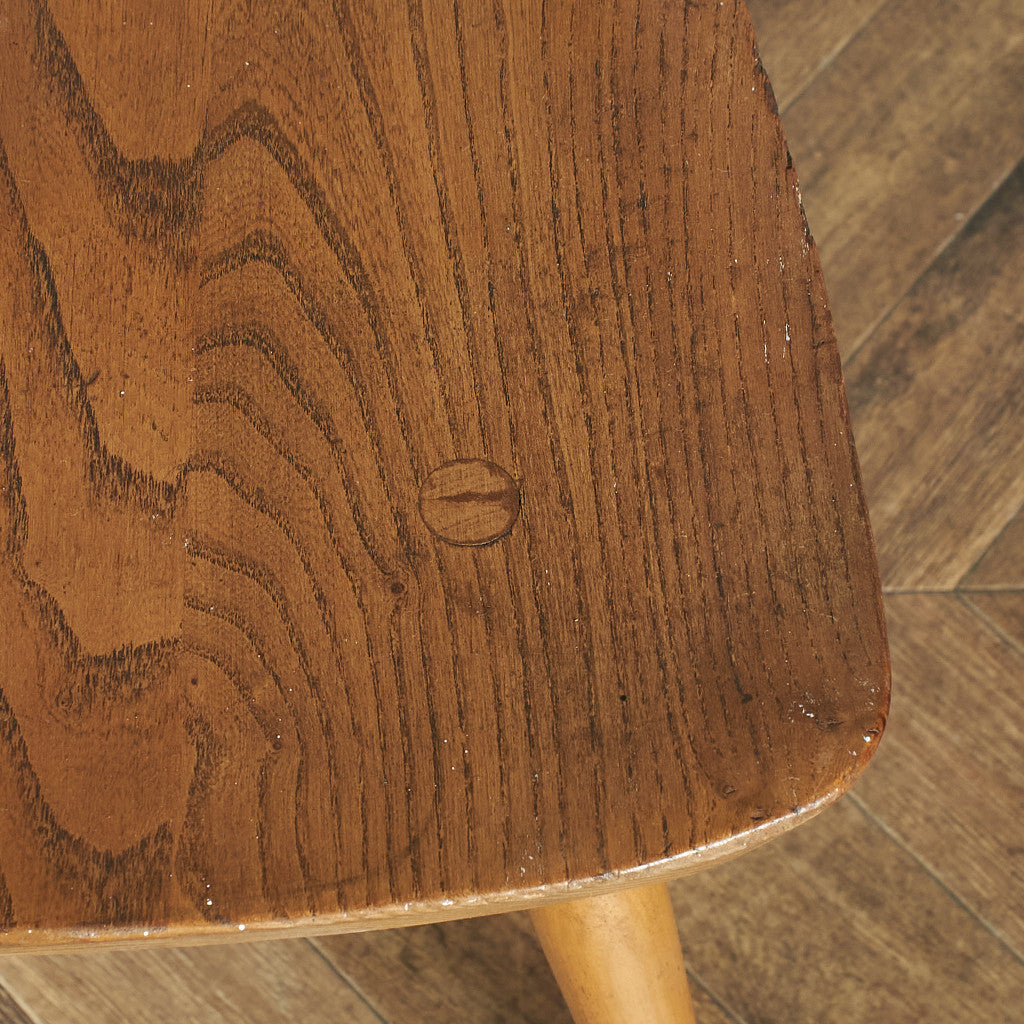 スティックバックチェア