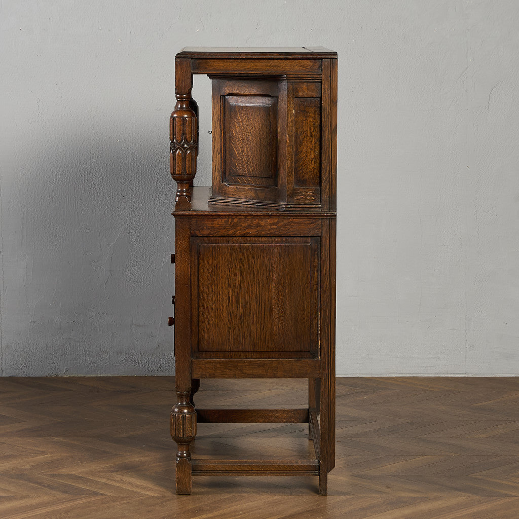 英国 クラシック コートカップボード