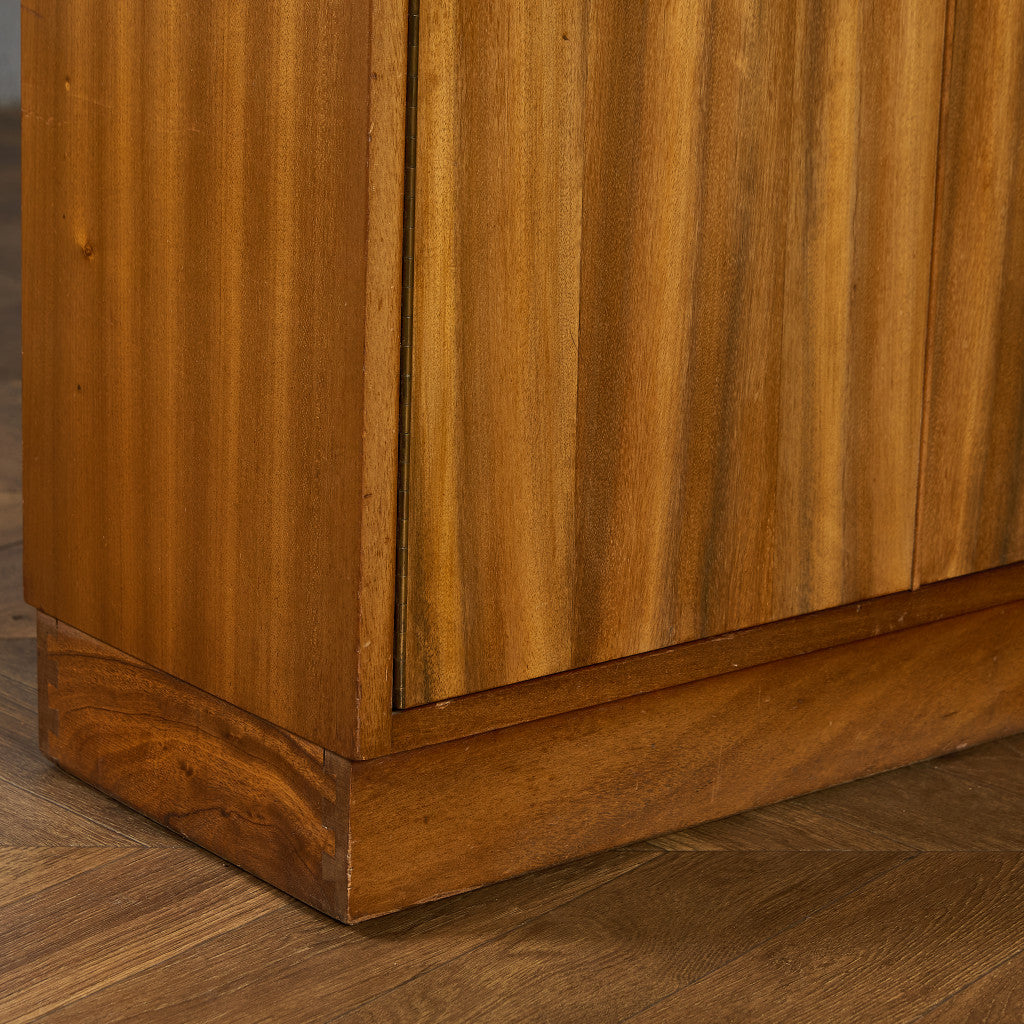 Cumbrae ヴィンテージ ナロー ガラス ブックケース 食器棚