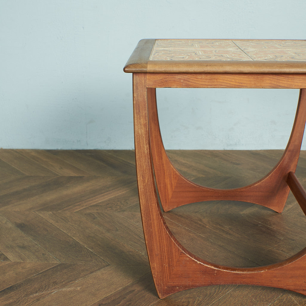 Astro セラミックタイルトップ ネストテーブル (3552D)