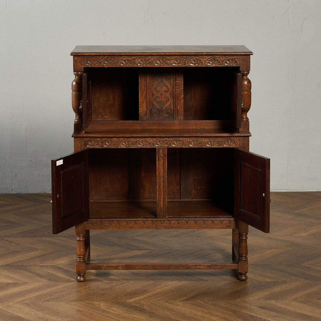 英国 クラシック コートカップボード