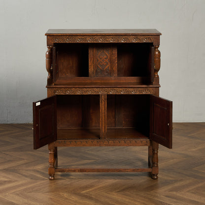 英国 クラシック コートカップボード