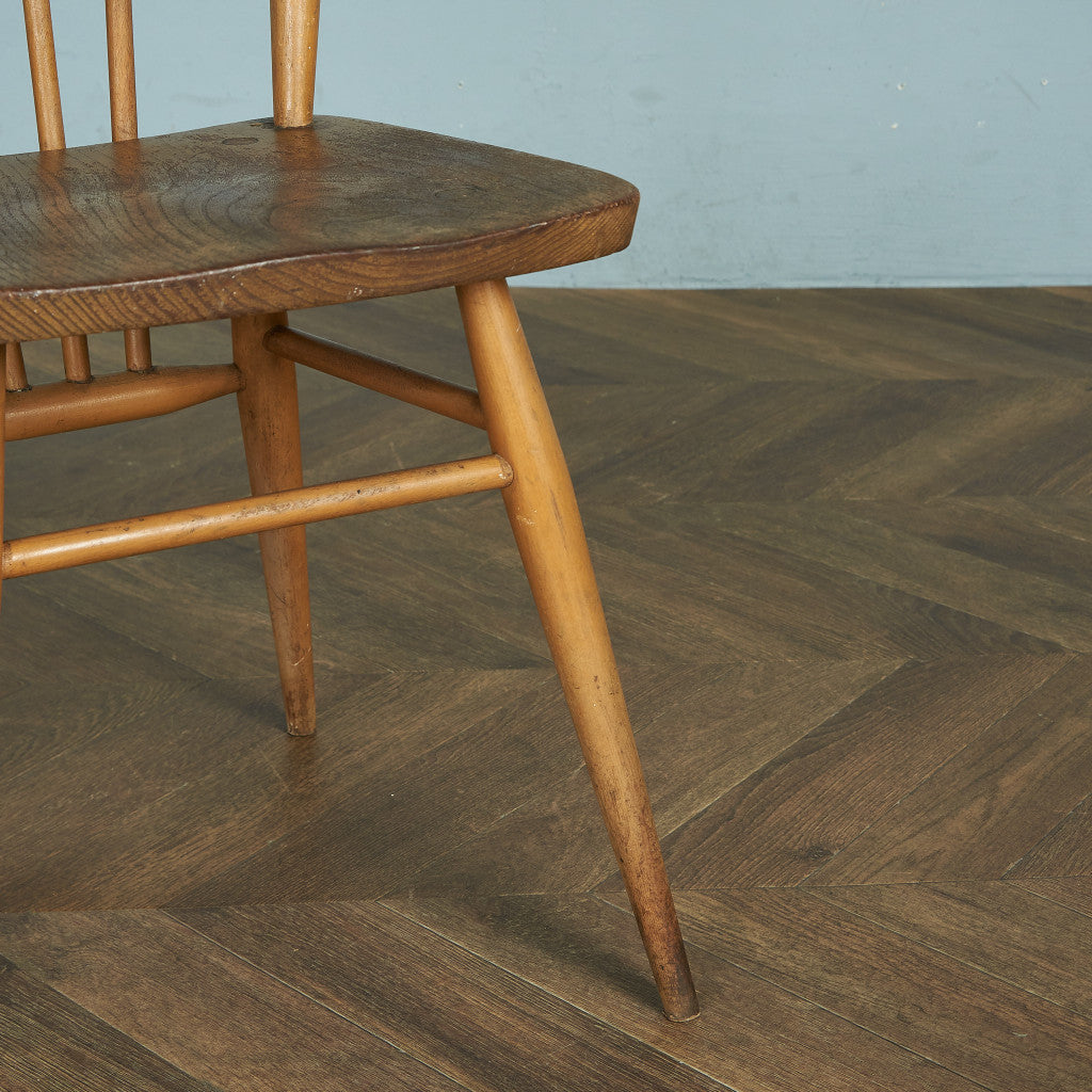 スティックバックチェア