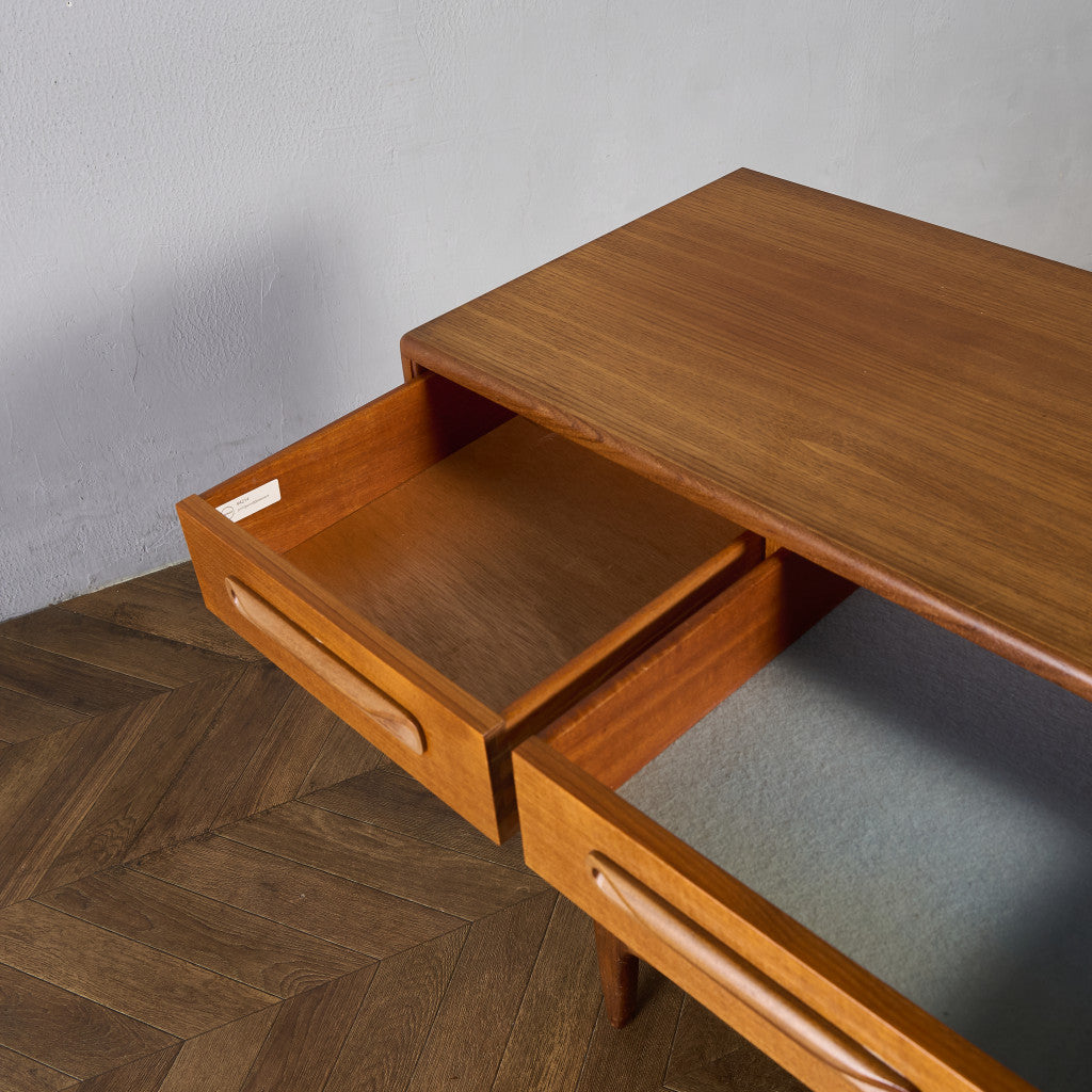 Fresco ヴィンテージ 脚付き サイドボード (4072)