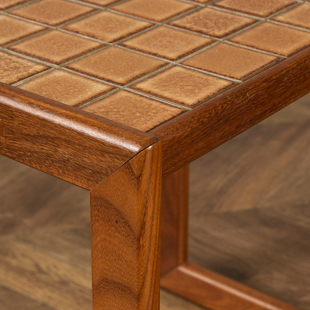 英国 ヴィンテージ タイルトップ ネストテーブル #91883