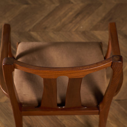 ダイニング アームチェア