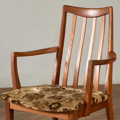 スラットバックチェア