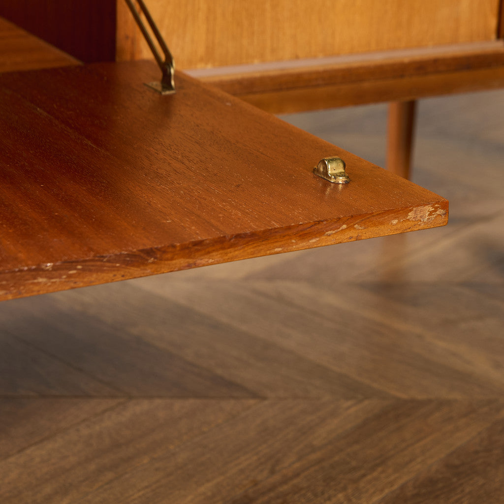 イギリス ヴィンテージ サイドボード