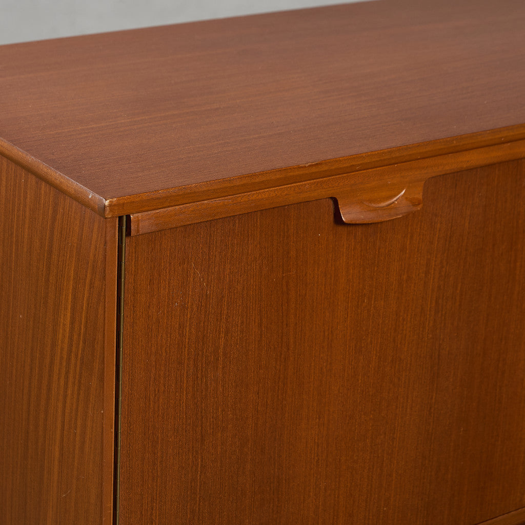 イギリス ヴィンテージ サイドボード カップボード