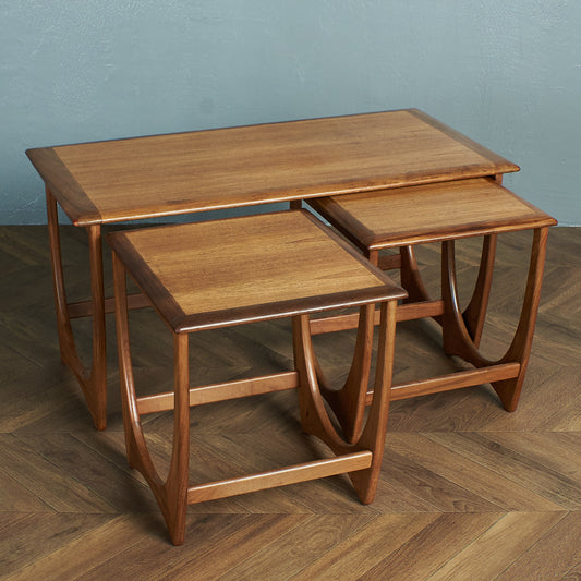 Astro ネストコーヒーテーブル