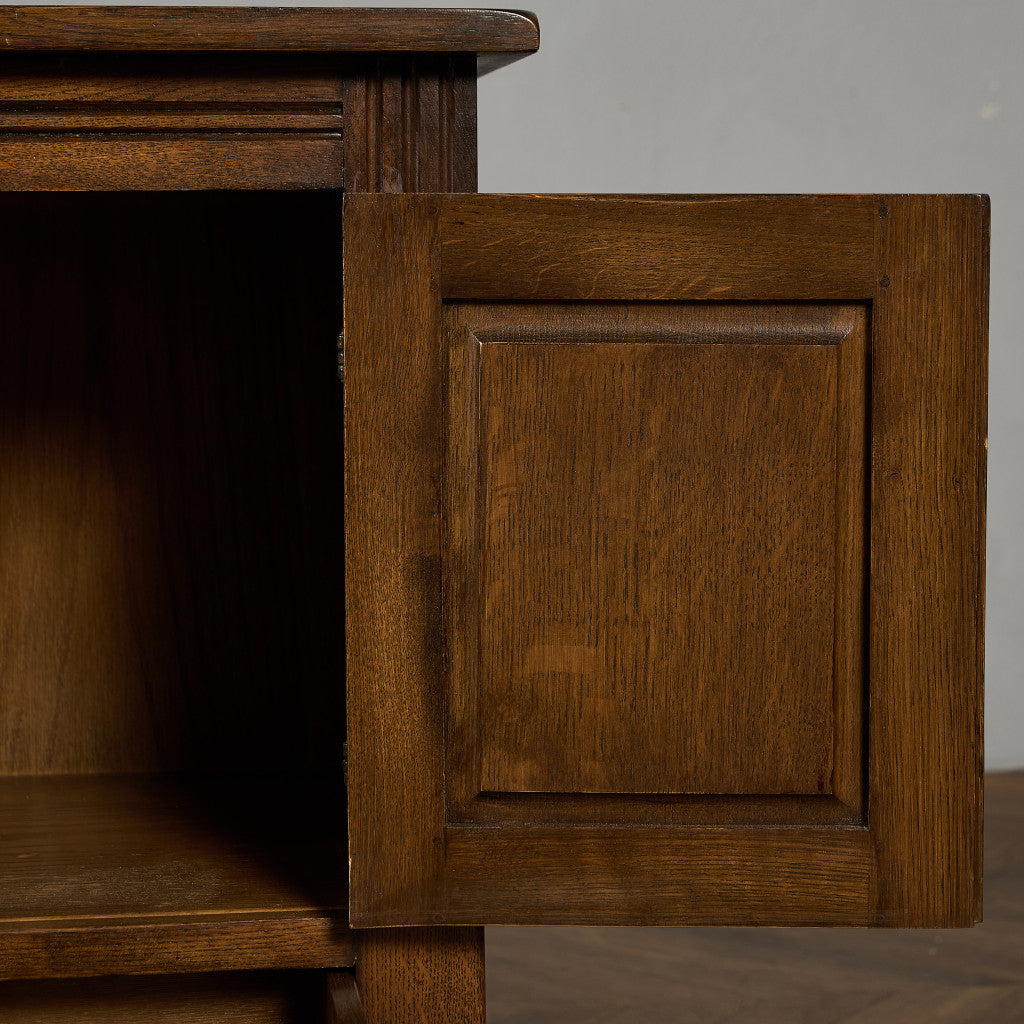 英国 クラシック オーク サイド キャビネット