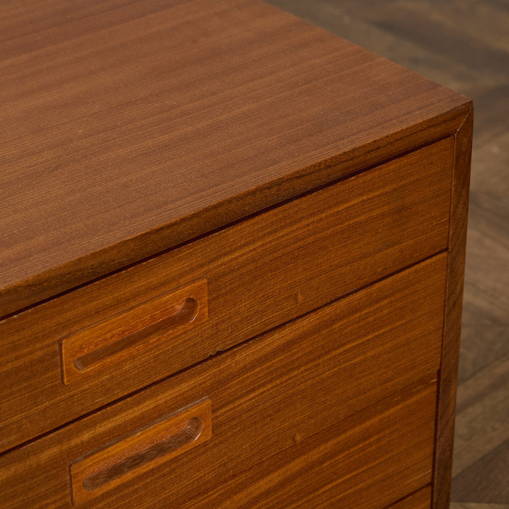 英国 ヴィンテージ 4段 サイドチェスト