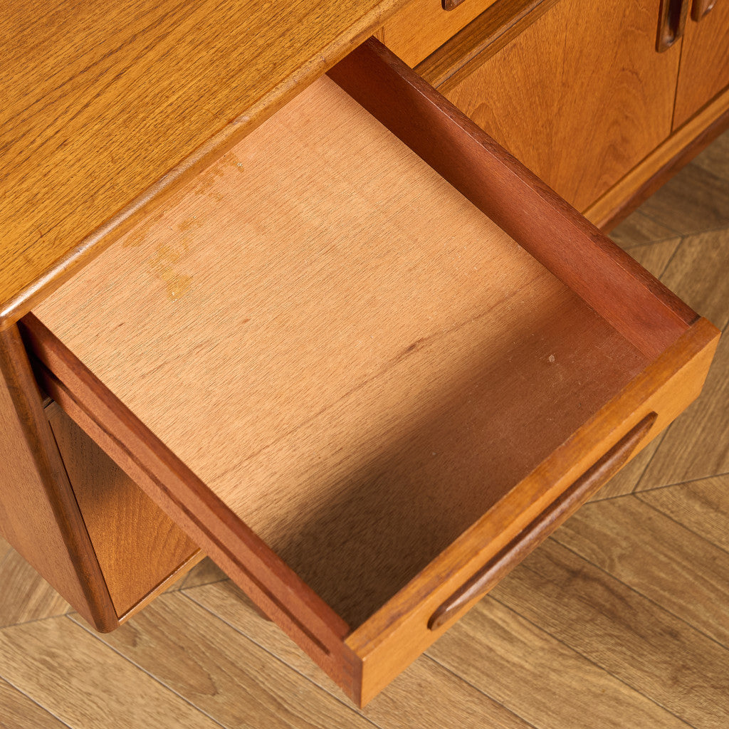 Fresco ヴィンテージ 脚付き サイドボード (4072)