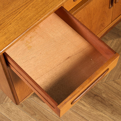 Fresco ヴィンテージ 脚付き サイドボード (4072)