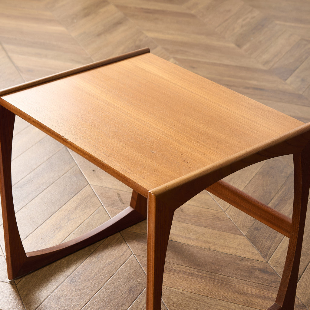 Quadrille ヴィンテージ ネストテーブル