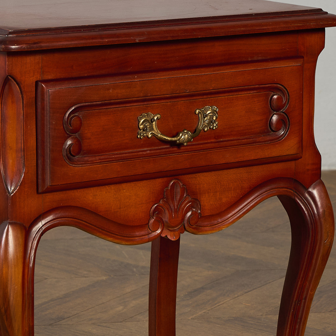 英国 クラシック ベッドサイド キャビネット