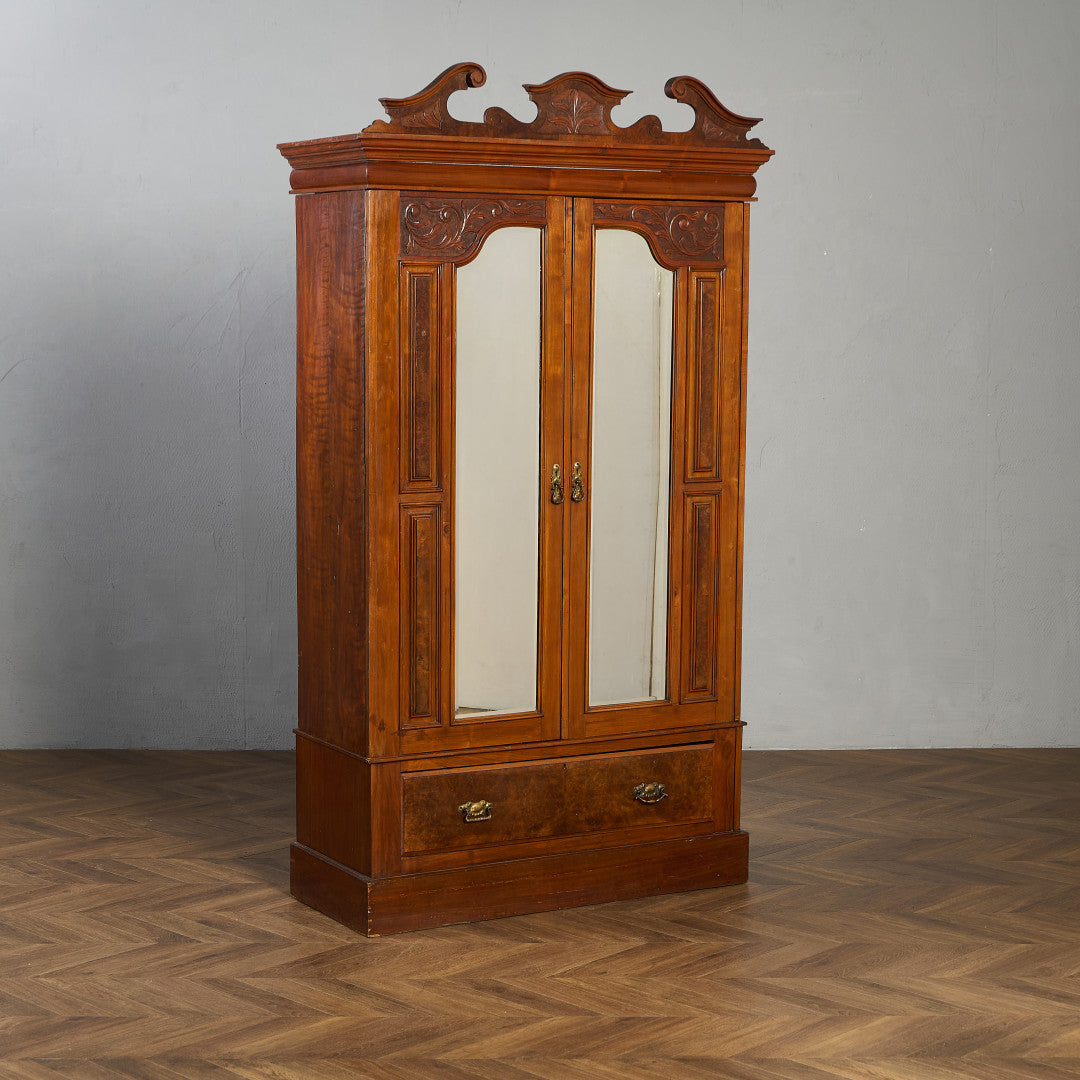 英国 アンティーク ワードローブ