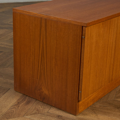 英国 ヴィンテージ キャビネット