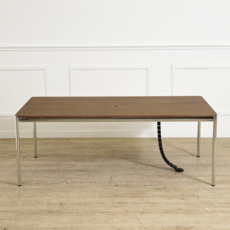 USM Haller Table ケーブルダクト付き オークブラウン