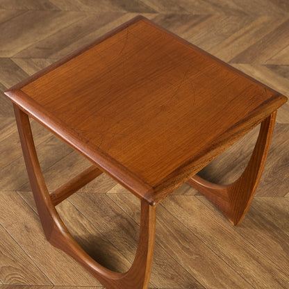 Astro タイルトップ ネストテーブル