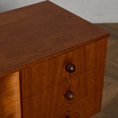 イギリス ヴィンテージ サイドボード