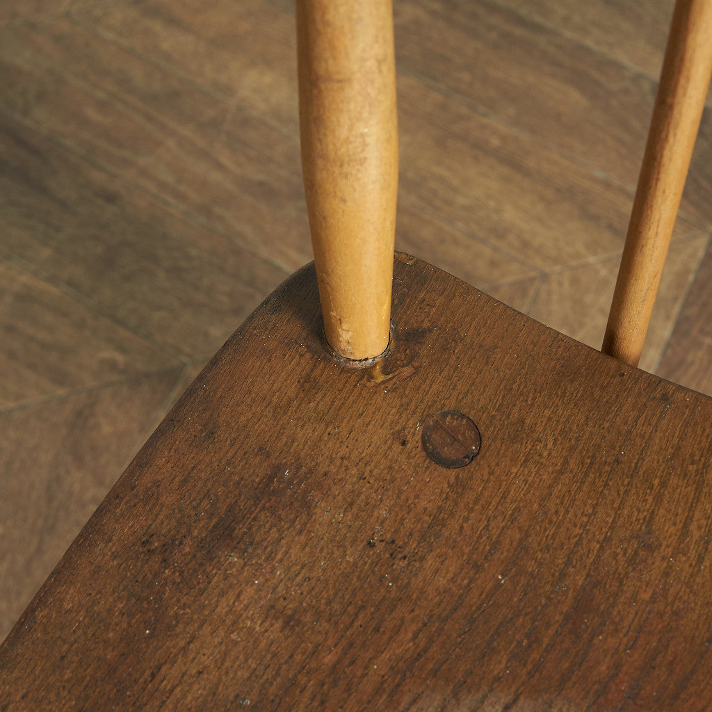 スティックバックチェア