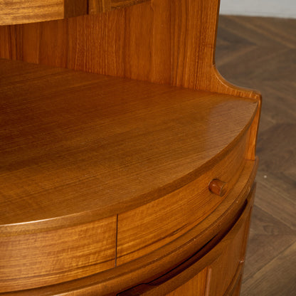 ネイサン Nathan 十字扉 ヴィンテージ トール コーナーキャビネット #95517