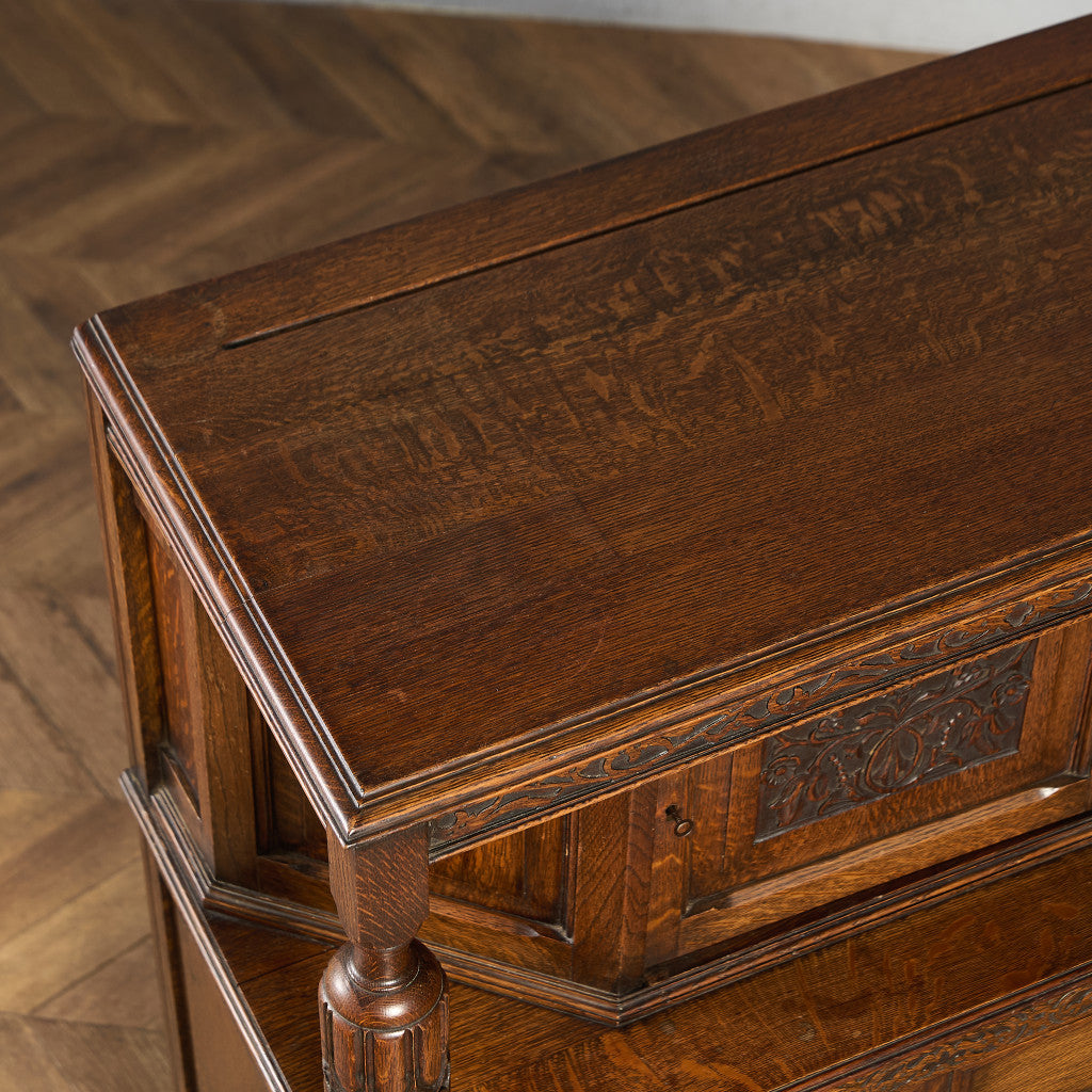 英国 クラシック コートカップボード