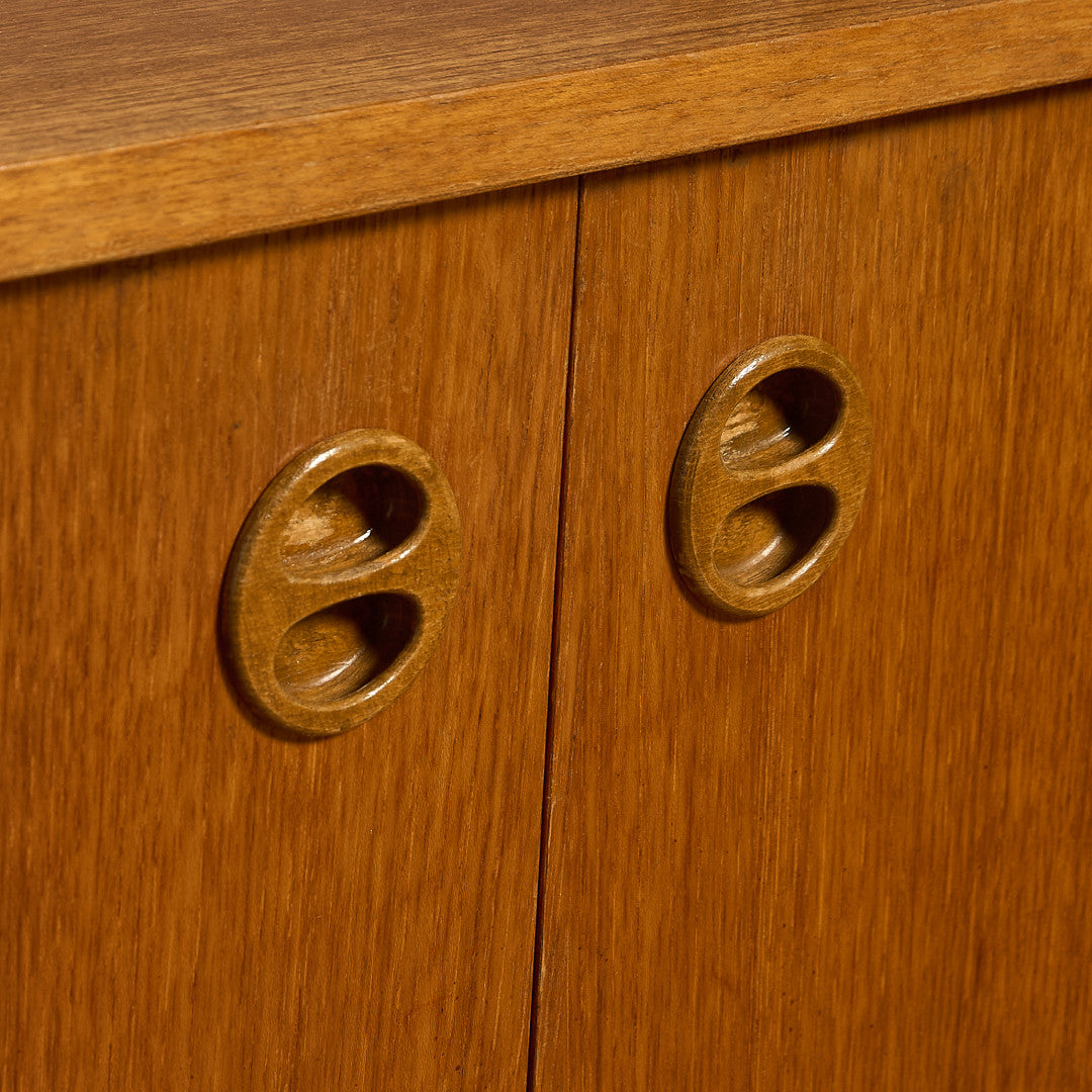 英国 ヴィンテージ キャビネット