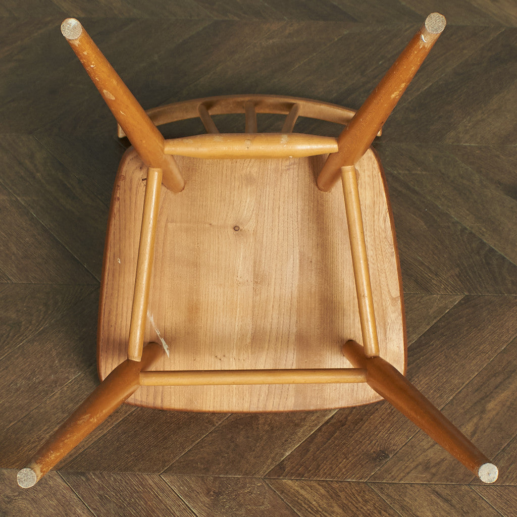 スティックバックチェア