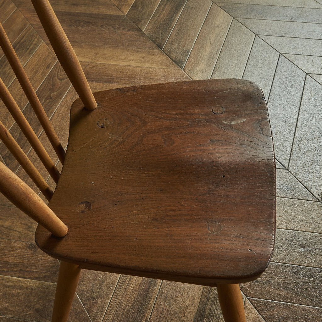 スティックバックチェア