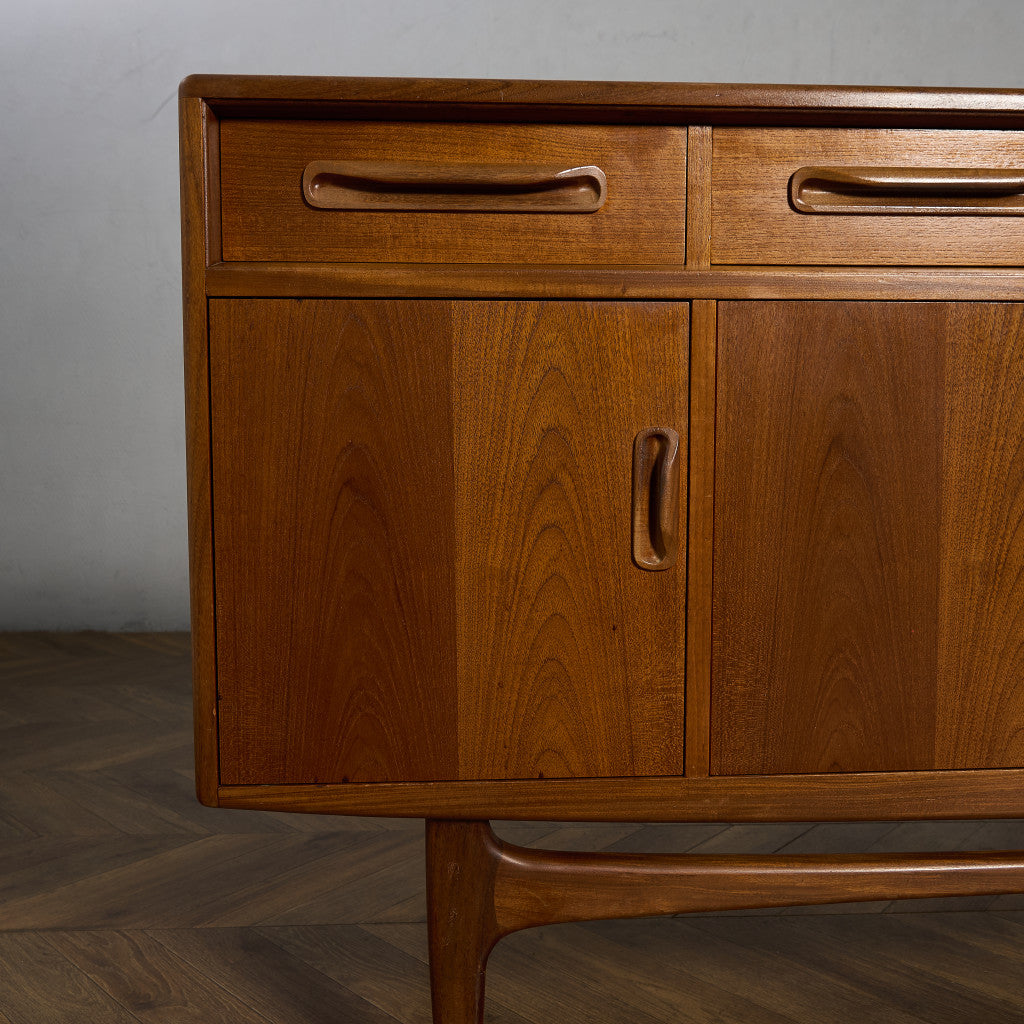 Fresco ヴィンテージ 脚付き サイドボード (4072)