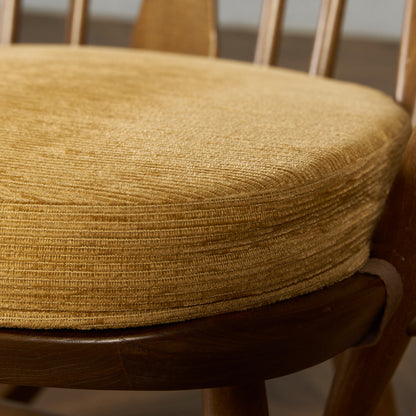 ヴィンテージ スワンバック ロッキングチェア ラウンド型メタルラベル