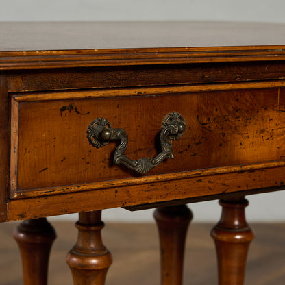 サイドテーブル