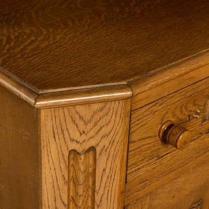 L. Marcus Ltd.  ウェルシュドレッサー 食器棚