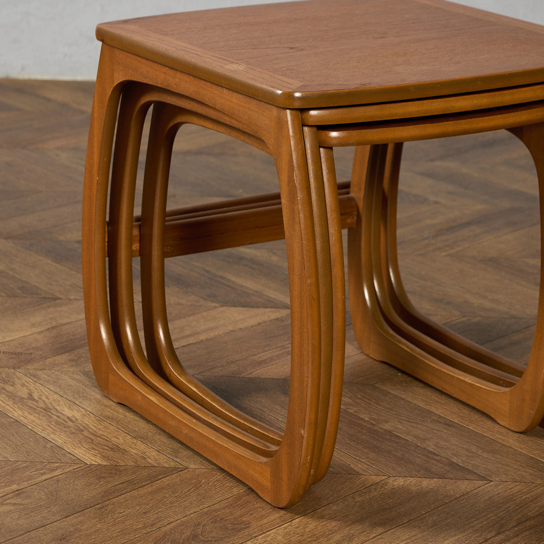 Burlington ネストテーブル